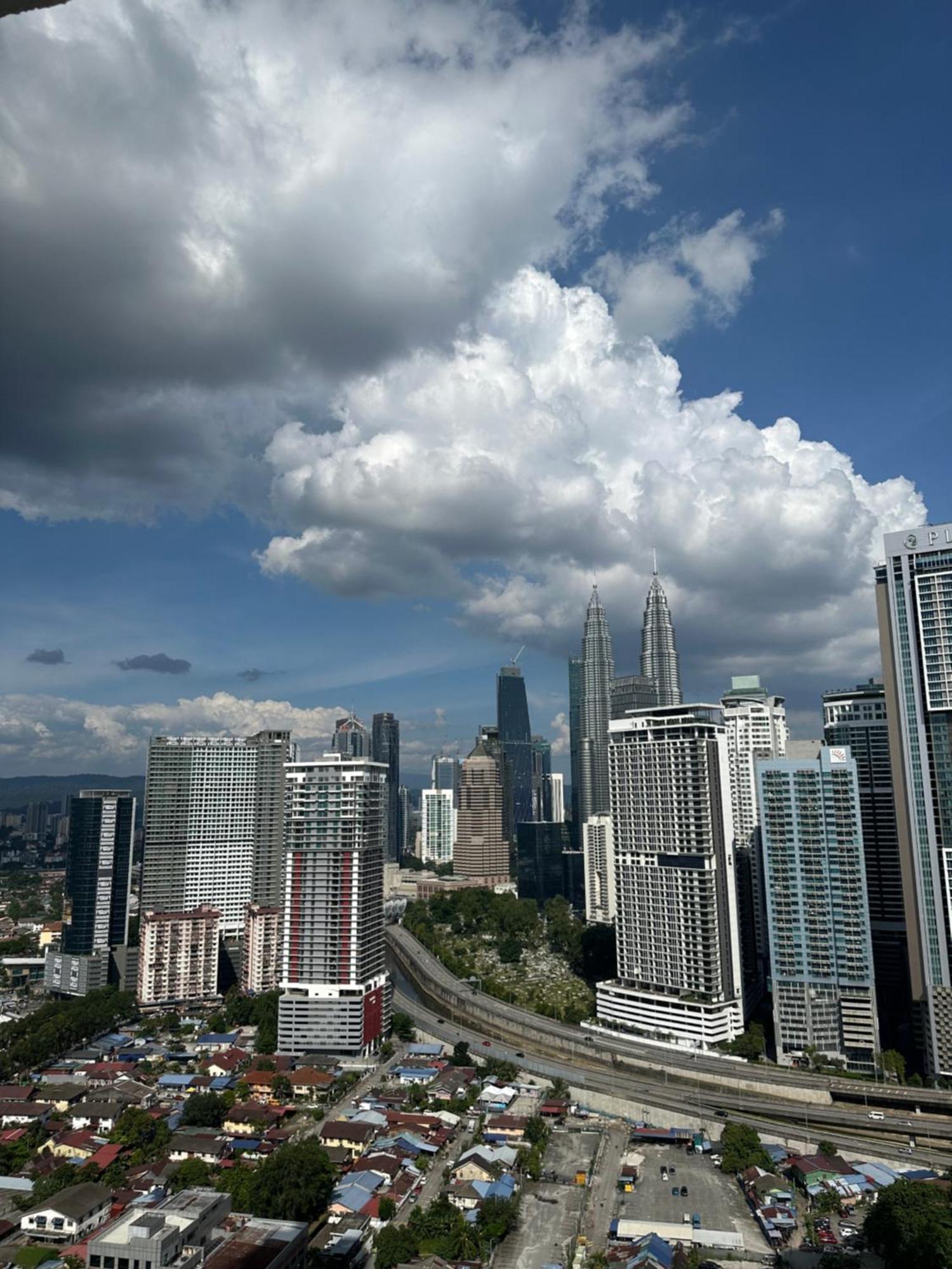 Colony Suites Klcc By Hibernate Kuala Lumpur Bagian luar foto